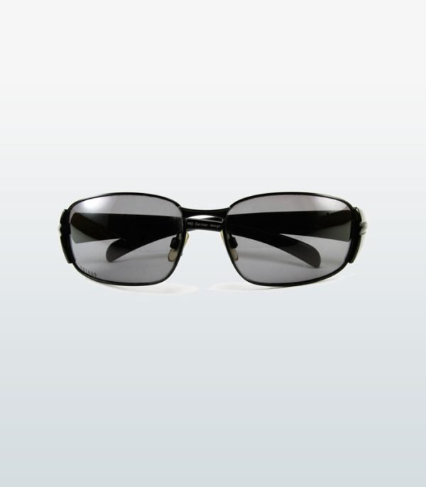 Carrera-man-woman-glass